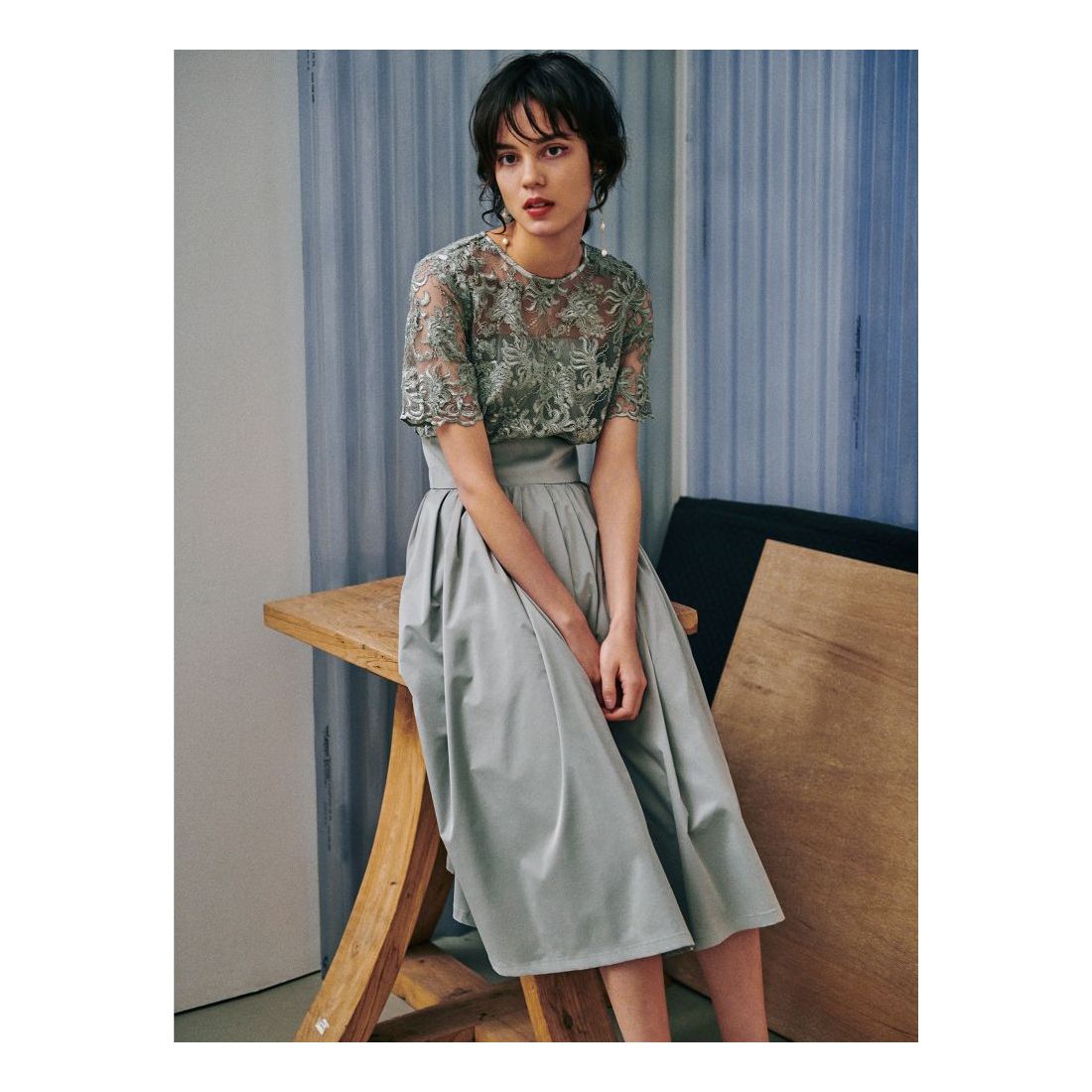 迷ったらコレ 結婚式お呼ばれの服装はマナーを守って決めよう 女性編 Locomode