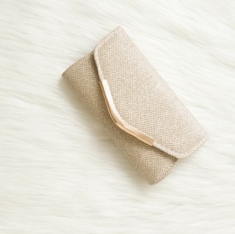 結婚式用のバッグの正解って お呼ばれに適したバッグの選び方 Locomode